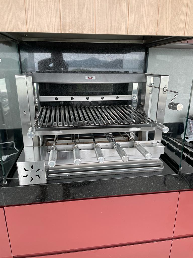 Churrasqueira Gira Grill com motor e sistema de elevação (Orçamento)